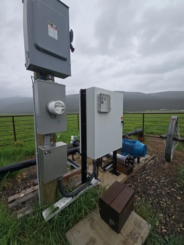 VFD and fused disconnect wired in an outdoor pump enclosure